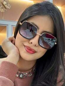 Women's Sunglasses With Square Lenses And UV400 Protection - 黑色 - 查看 2