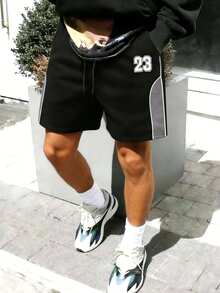 男士黑色运动短裤，饰有23号图案印花、撞色拼接、弹性腰带，街头风格 - 黑色 - 查看 2