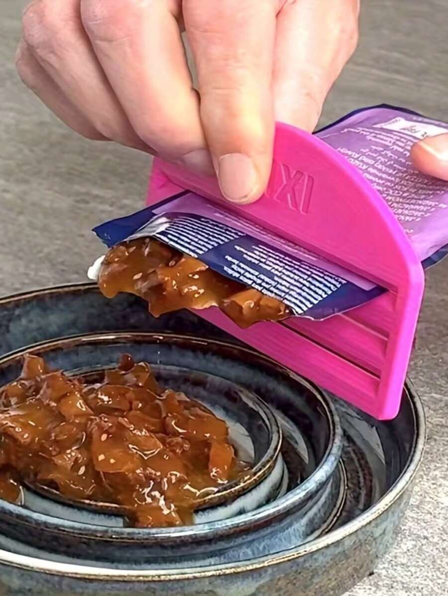 1pc Cat Food Squeezer Tool, Efficient For Extracting Remaining Food From Bags, Ensuring No Waste, Ideal For Cat Owners Who Value Tidy And Easy Feeding, Pet Food Saving Device, Bag Squeezer For Cat Food, Cleaning Feeding, Pet Food Saving Tool