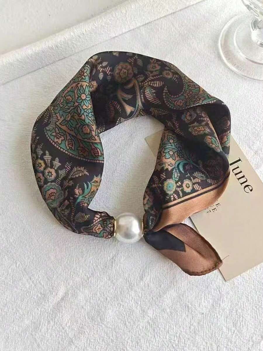 1pc Bandana Magnetic Clasp Scarf, Fashionable Pearl Necklace Feeling Stylish Neckerchief For Women