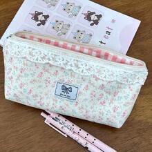 A Pink Floral Large-Capacity Pencil Case That Can Also Be Used As A Makeup Bag For Women. It Features Lace Trim And A Red Checkered Lining. Perfect For School, Travel, And Organizing Supplies. - Hồng - Xem 8