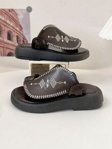 波西米亚风刺绣真皮拖鞋 | 心形箭头图案厚底人字拖 - 棕色 - 查看 6