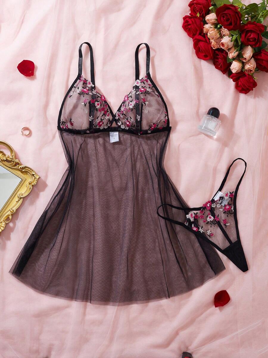 Bộ đồ ngủ và áo choàng gợi cảm 2 món dành cho nữ, chất liệu lưới xuyên thấu với họa tiết hoa, dây đeo vai mảnh có thể điều chỉnh.