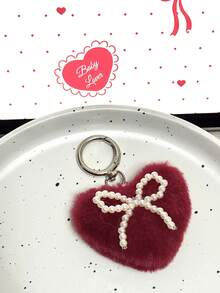 1件情人节礼物 多巴胺毛绒钥匙扣，珍珠蝴蝶结包饰，可爱心形绒球吊坠，时尚配饰