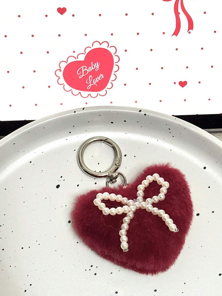 1件情人节礼物 多巴胺毛绒钥匙扣，珍珠蝴蝶结包饰，可爱心形绒球吊坠，时尚配饰