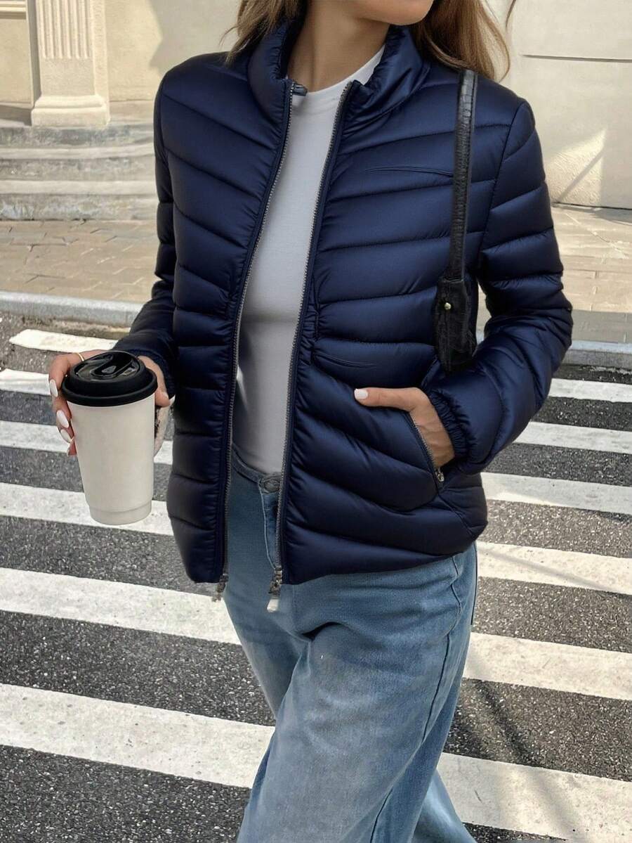 Chamarra Básica para Mujer Sin Gorro- Ligera, Cómoda y Versátil para Uso Diario, Te Protege del Viento y El Clima Fresco sin Ser Pesada. - Azul Marino - Ver 1