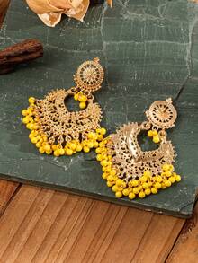 زوج من أقراط قلب مبالغ فيه بشكل رجعي مع قلاب جرس - أصفر - مشاهدة 3