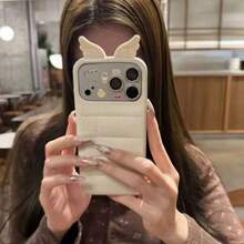 [Popular Item] Cute New Korean Design, Angel Wing Design, Down Jacket Style, Candy Color Smartphone Case, Celebrity-Inspired, Compatible With IPhone 17/17pro/17promax/16/16pro/16promax/15/15pro/15promax/14/14pro/14promax/13/. Winter, Full Protection, Perfect For Men And Women, Fashionable And Creative, Waterproof, Shockproof, Drop-Proof, Scratch-Resistant. - 銀色 - 查看 6
