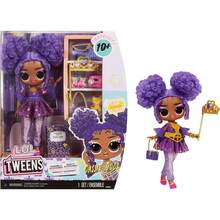 Tweens Muñeca Cassie Cool Con + De 10 Accesorios. Cassie Cool tiene características increíbles, linda ropa y peinado. Es articulada para poder posar. Tiene oído para el ritmo y un estilo hecho para el escenario, siempre se le ocurren letras nuevas y geniales. Cassie Cool tiene el poder de una estrella y la confianza para respaldarlo. - Morado - Ver 7