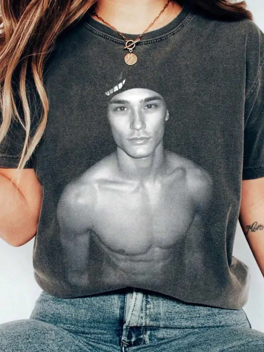 Ilya Rozanov Handsome Gay Hockey Star Shirt,Queer Heartthrob Heated Rivalry Merch,Heated Rivalry Fan Gift,Connor Storrie Gift - Black - View 1