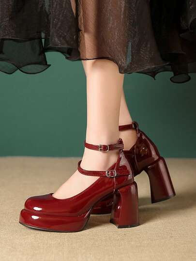 女士时尚高跟鞋