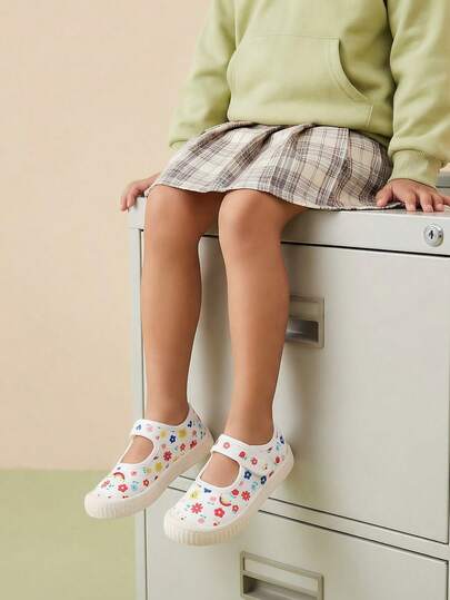 女童碎花玛丽珍鞋 | 透气轻便帆布运动鞋，带魔术贴 | 柔软舒适的儿童休闲鞋，适合春夏穿着