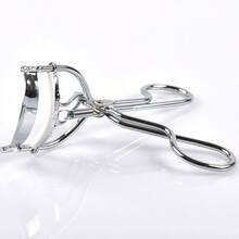 New Silver Metallic Eyelash Curler With Chrome Plating And Spring Mechanism - Practical Beauty Tool, 18g - Silver - View 2