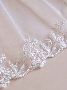 Wedding Bridal Veil With Comb 2 Tiers Lace Applique Edge Veil Fall Clothes For Women - Multicolor - View 5