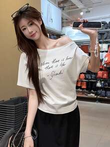 Áo croptop dáng rộng in họa tiết, cổ xéo, tay ngắn, kiểu dáng thường ngày. - trắng - Xem 2