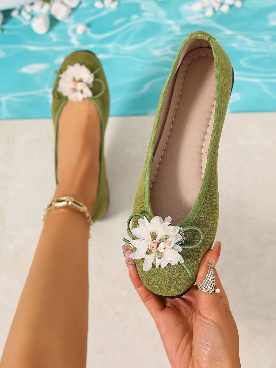2025 Fashionable Versatile Cute Fairy Style Floral Bow Soft Bottom Shoes - Green - View 1