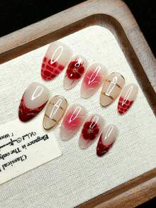 10 piezas de uñas postizas hechas a mano, forma de almendra, patrón de cuadros rojos, estilo francés, decoradas con flores rojas, líneas doradas personalizadas, estilo chica atrevida, reutilizables - Multicolor - Ver 2