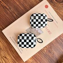 Fashion Classic Color Collision Black And White Checkered Rectangle Glossy Surface Earphones Protective Cover Case For AirPods 1 2 3 4 Pro Pro2 Pro3