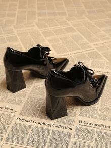 2026 Autumn New Women's Shoes Pointed Toe High Heels Casual Retro Chunky Heel Block Heel Patent Leather Pumps With Bow, Elegant Elegant Suitable For Commuting, Party And Other Occasions, Comfortable And Slimming - Black - View 5
