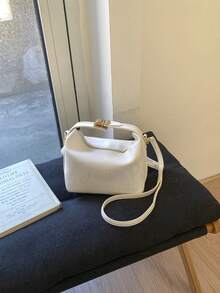 简约休闲小手提包，女士款，全新设计，质感上乘，复古单肩斜挎包