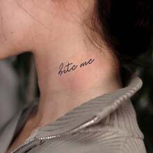 1张防水纹身贴纸，PVC材质，图案为“爱我”，男女通用，可日常贴于手部和腿部。 - 黑色 - 查看 3