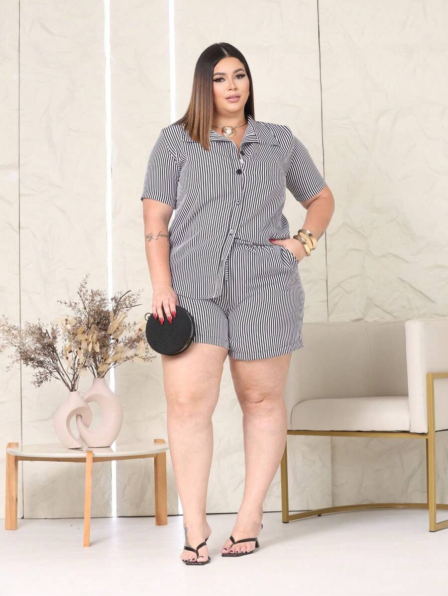 Women's Plus Size Short-Sleeved Shirt + Shorts Set - Beachwear - 黑與白 - 查看 1