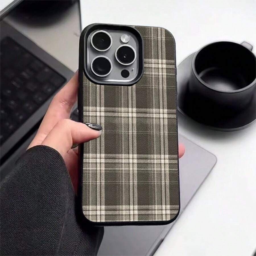 1 chiếc ốp lưng điện thoại bằng chất liệu TPU, họa tiết kẻ caro nâu cổ điển, tương thích với iPhone 17 Pro Max/17/16 Pro Max/15/13/12/11, S20 FE/A15/S24/A55, tương thích với Redmi Note 11/Note 12/Note 13 Pro, bảo vệ điện thoại toàn diện, chống rơi vỡ, mềm mại. - màu đen - Xem 1