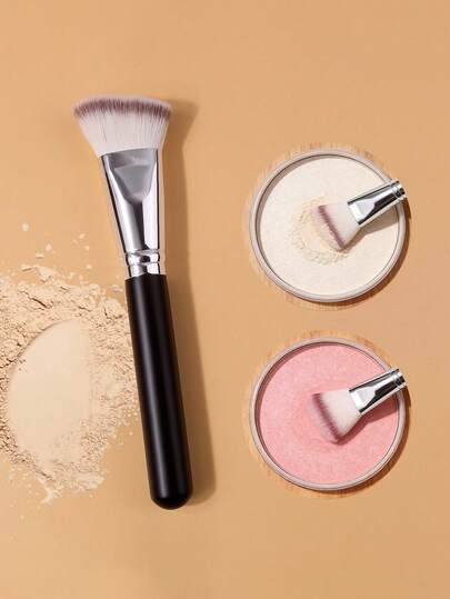 1 st. vinklad rougeborste, mjuka borst, irriterar inte, konturerande, puder, lämplig för nybörjare, bärbar