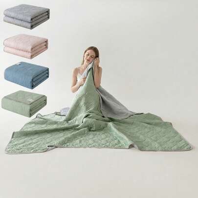 1pc Solid Color Lightweight Silky Summer Quilt/Blanket, Minimalist & Fashionable Style, Polyester Cooling Fabric, Ultrasonic Quilting, Four-Leaf Clover Plaid Pattern, Suitable For Home, Hotel, Dormitory, Living Room, Great Gift