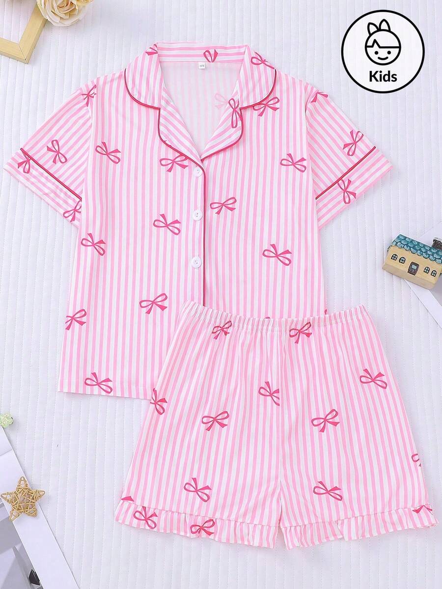 Bộ đồ ngủ 2 món cho bé gái, in hình bướm và trái tim, nền hồng với nơ trang trí, bộ đồ mặc nhà thoải mái gồm áo cổ cardigan và quần short cạp chun, thích hợp mặc hàng ngày và làm đồ ngủ, có thể giặt máy. - Hồng - Xem 1