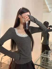 女士长袖条纹蕾丝边T恤，修身设计，适合初秋穿着 - 黑色 - 查看 3