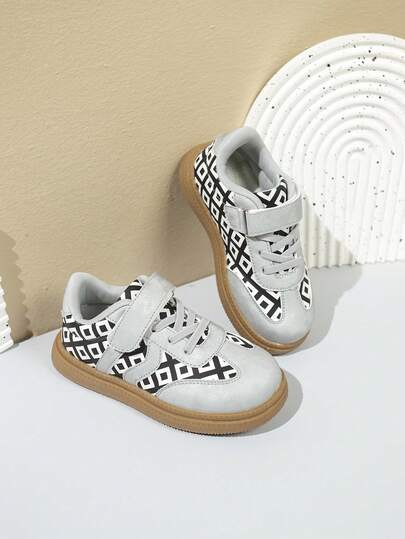 1 par de zapatos deportivos para niños, en color plateado y negro, con estilo bohemio, zapatos versátiles de moda para niños para uso al aire libre, escuela y uso casual