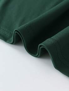 大码女式休闲豹纹蝴蝶结装饰圆领T恤。适合夏季度假、情人节礼物、母亲节礼物、送给妈妈的礼物、毕业礼物，袖子印花时尚短袖。适合夏季假期、海滩、度假、春季、狂欢节等场合。 - 墨綠色 - 查看 4