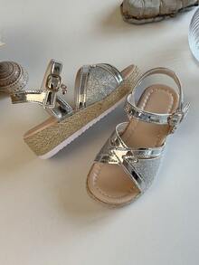 女童银色亮片玛丽珍凉鞋，草编坡跟，带扣带 - 銀色 - 查看 4