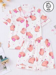 两件套儿童可爱休闲睡衣套装，粉色小猪印花柔软短袖上衣和短裤，可爱的水豚爱心印花图案，适合儿童派对、日常穿着和居家穿着，是送给孩子的绝佳礼物。 - 白色 - 查看 10