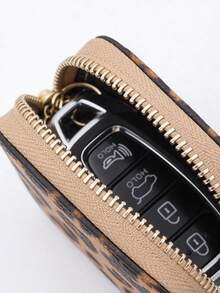 1 قطعة غطاء مفتاح السيارة بطبعة نمر، مصنوع من ألياف فائقة الرقة والجلد الصناعي، بتصميم محايد للأعمال، مناسب لعدة موديلات سيارات، متين وقابل للحمل، يسهل تشغيل النافذة ويمنع الفقدان والخدش - 3 - مشاهدة 4