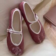 Chaussures plates pour femmes , un modèle exclusif de porc avec bout fendu et bride. - Rose bonbon - Voir 2