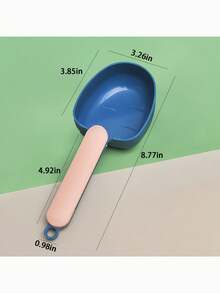 这款二合一猫粮水碗套装具有干湿分离功能，采用耐用塑料制成，易于清洁，是宠物喂食和饮水的理想之选。它适用于各种宠物，可补充水分并维持健康饮食。