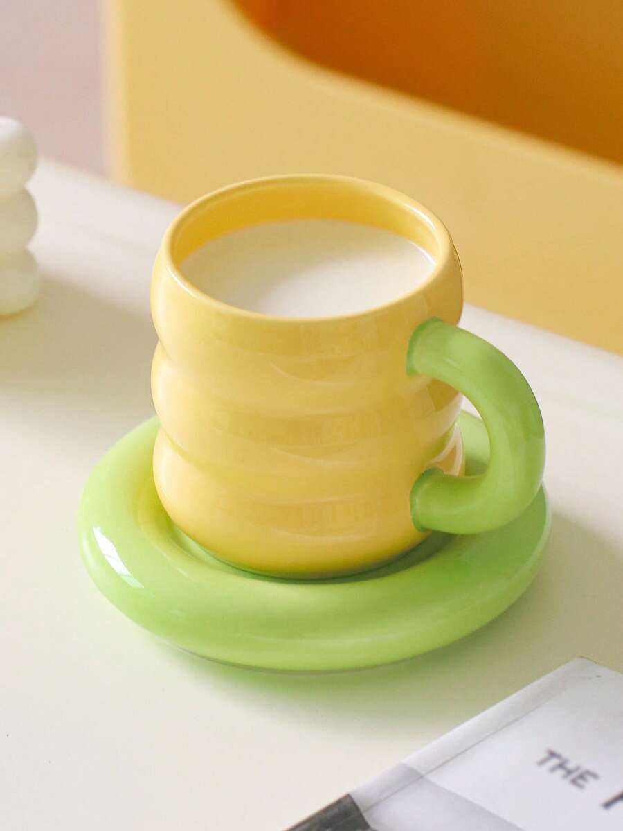 Dieses süße Keramik Tassen- und Untertassen-Set mit einzigartigem Design eignet sich für den Gebrauch Zuhause, im Büro und in Cafés. Es ist auch ein tolles Geschenk. - Verschiedenfarbig - Übersicht 1