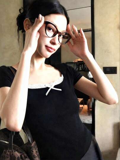 Women's U-Neck Short Sleeve T-Shirt, New Summer Lace Trim Design, Casual Versatile Fashionable Slim Fit Cropped Top