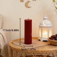 这款复古风格的酒红色条纹香氛蜡烛直径1.96英寸，长度从2.75英寸到7.87英寸不等。它散发着甜美的香气，燃烧时无烟。非常适合作为情人节装饰、礼物、节日庆典和烛光晚餐的点缀。 - 彩色 - 查看 15