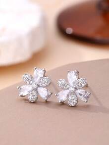 1对时尚简约立方氧化锆水滴形女士耳环，镀银，适合日常佩戴，可作喉部耳环，是情人节和斋月期间的理想礼物。 - 水滴花朵 - 查看 6