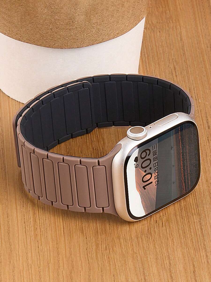 1条磁性硅胶表带，兼容 44mm、45mm、49mm、46mm、42mm、41mm、40mm、38mm，适用于 Series 11、10、9、8、7、6、5、4、3、SE、第二代及Ultra，男女皆宜。