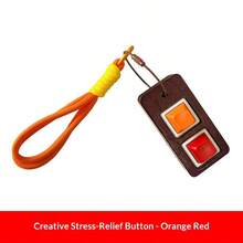 新款创意木质钥匙扣减压玩具，挤压解压神器，节日、生日、小礼物佳选 - 彩色 - 查看 9