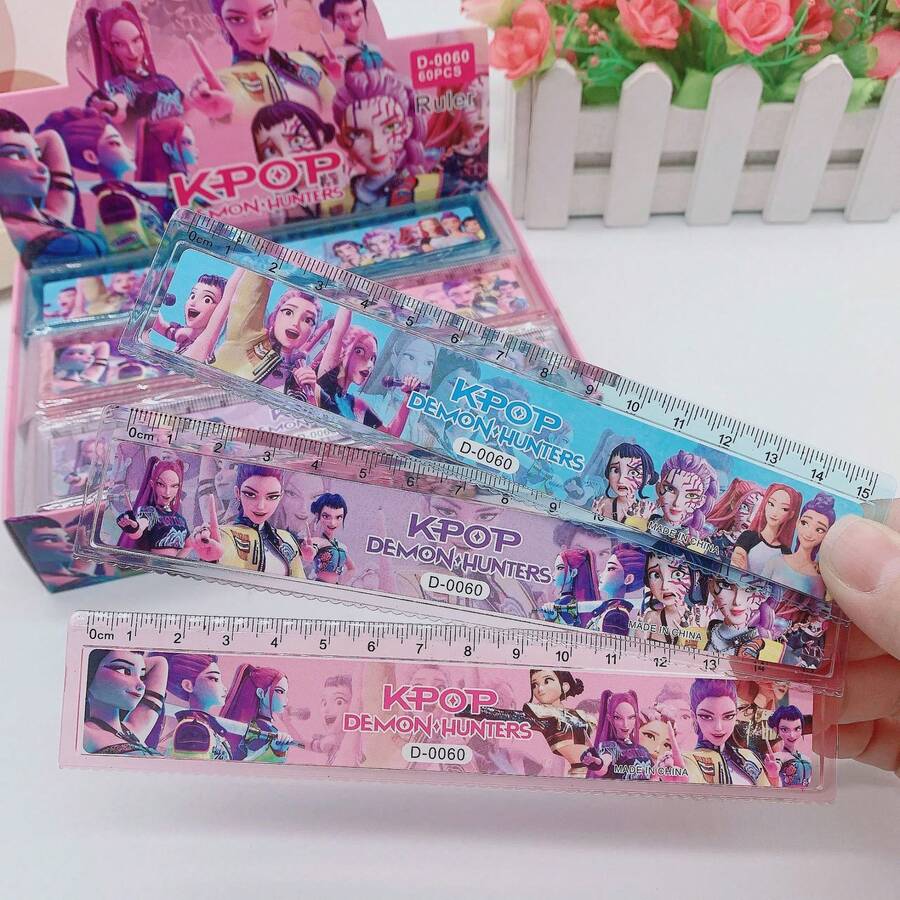 Mattel Regla transparente con temática del grupo femenino de caza de demonios de KPOP: rosa, azul y púrpura están impresos con ilustraciones de los miembros del grupo femenino de caza de demonios. La escala de 15 cm es clara y precisa, y el material transparente es resistente al desgaste. No solo es una papelería práctica para que los estudiantes dibujen y midan - Multicolor - Ver 1
