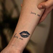 1张防水纹身贴纸，PVC材质，图案为“爱我”，男女通用，可日常贴于手部和腿部。 - 黑色 - 查看 4