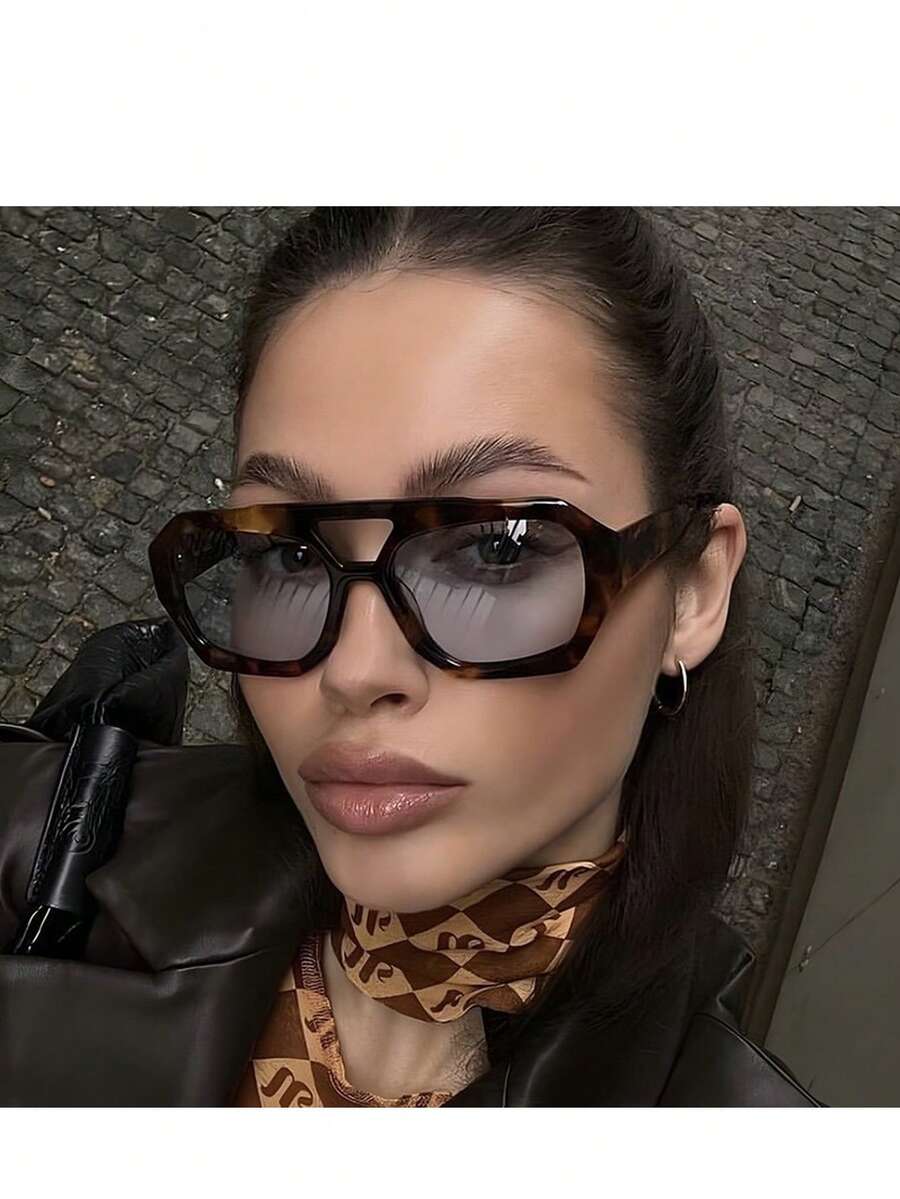 A Pair Of Bohemian-Style Glasses, Women's Design, Suitable For Both Men And Women, Perfect For Vacation, Travel, And Photo Shoots. Made Of Bohemian PC Material, Non-Prescription Women's Glasses, Suitable For All Seasons.  Boho    PC    None - 棕色 - 查看 1