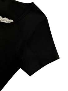 女士U领短袖T恤，新款夏季蕾丝边设计，休闲百搭时尚修身露脐上衣 - 黑色 - 查看 6