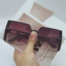 1PC Fashionable Retro Asymmetrical Sunshade Fashion Glasses - Multicolor - View 2