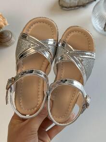 女童银色亮片玛丽珍凉鞋，草编坡跟，带扣带 - 銀色 - 查看 5